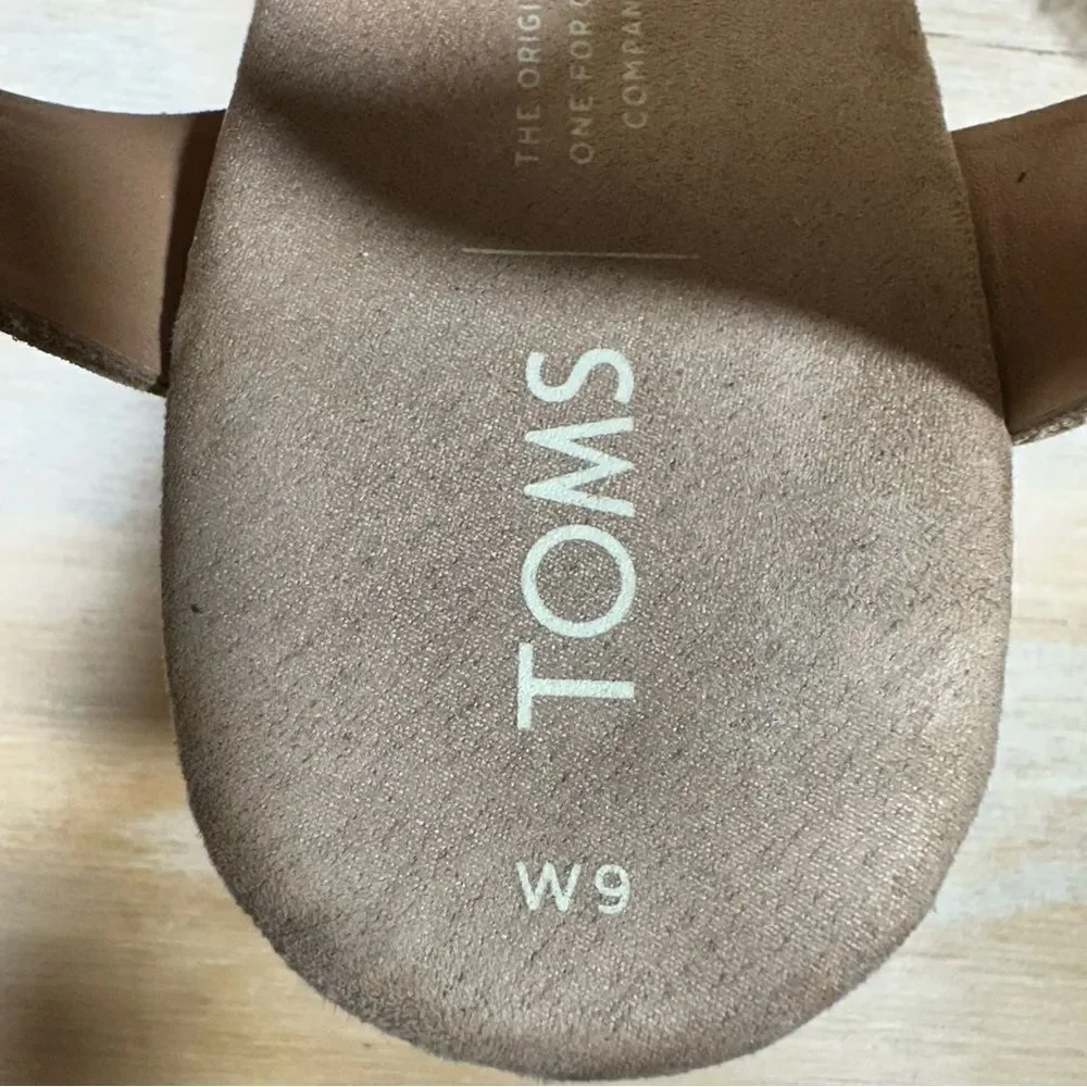 Toms Suede Tan Wedge Sandals Women’s Size 9